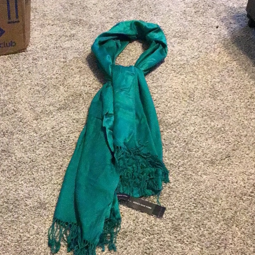 New Jones New York Vibrant cypress Scarf with Fringe